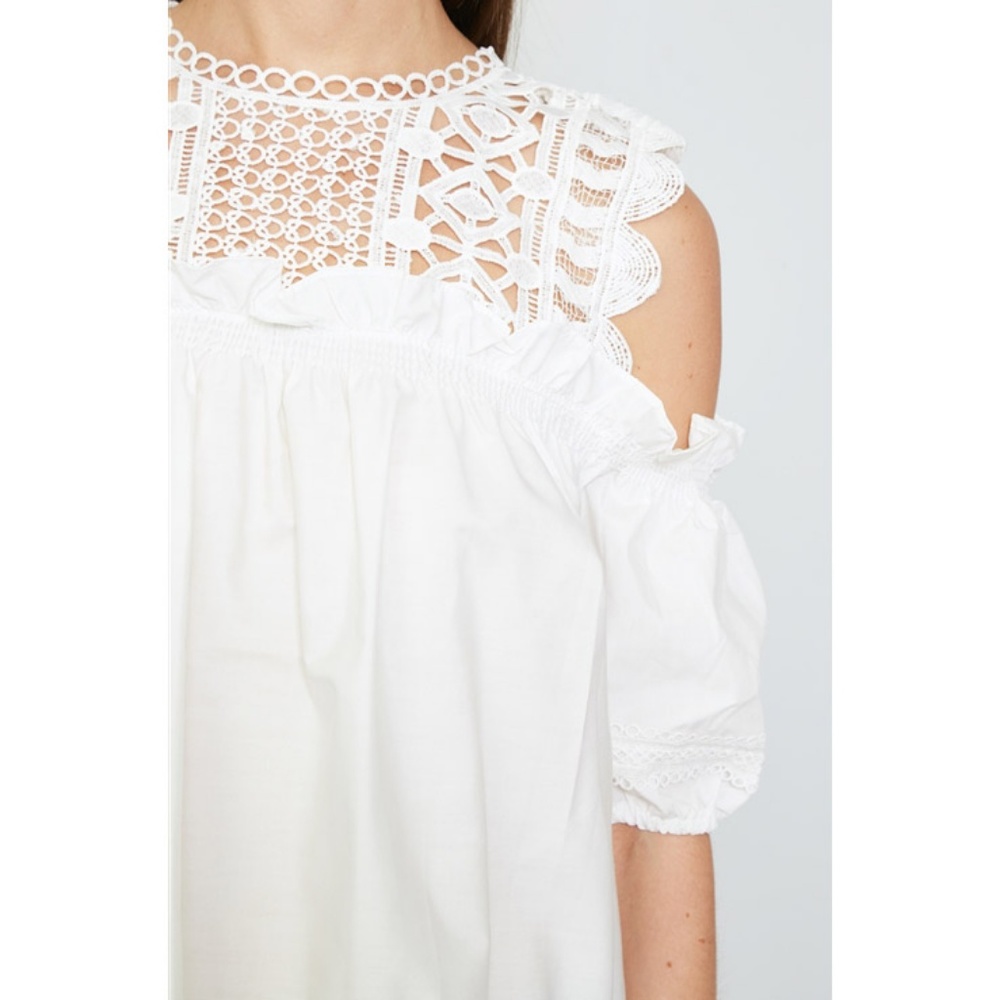 Last☝️ White Crochet Ruffle Cold Shoulder Blouse - Picture 5 of 8